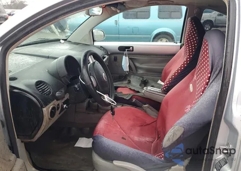 2002 Volkswagen New Beetle Gls из США, поврежденный, VIN 3VWCK21C72M440127